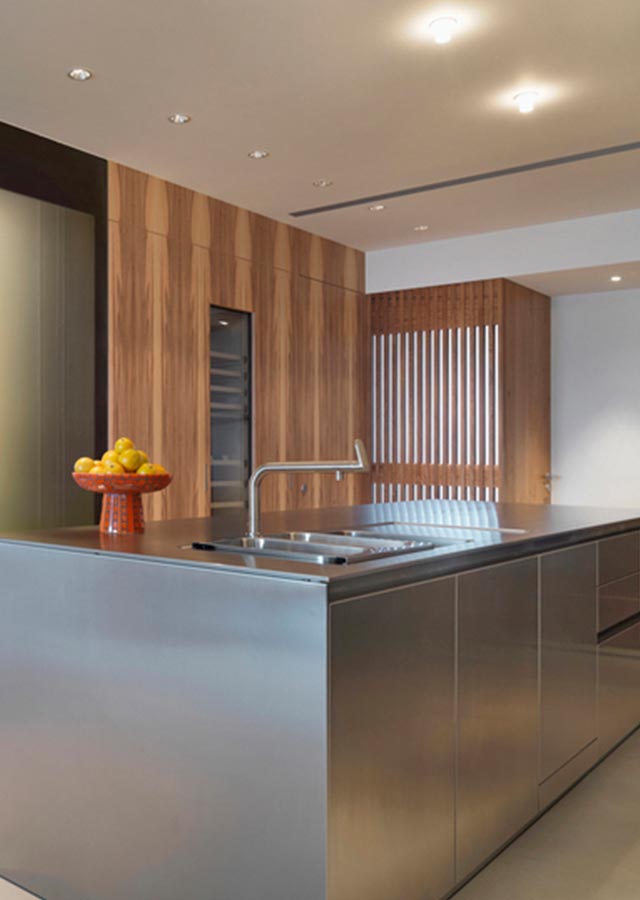 Super Stainless Steel